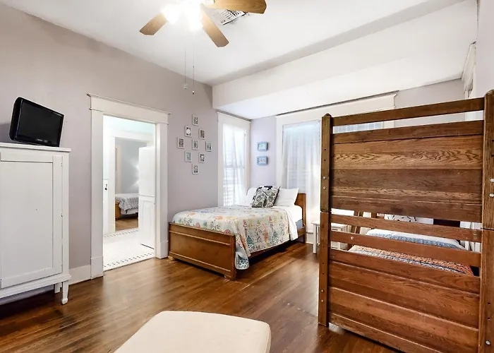Castaway Cottage